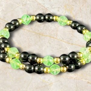 black-dragon-memory-wire-bracelet-with-onyx-peridot-swirl-glass-beads-and-14k-gold-plated-beads