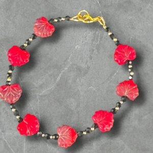 red-maple-leaf-bracelet-with-black-onyx-and-gold-accent-beads-and-gold-lobster-clasp